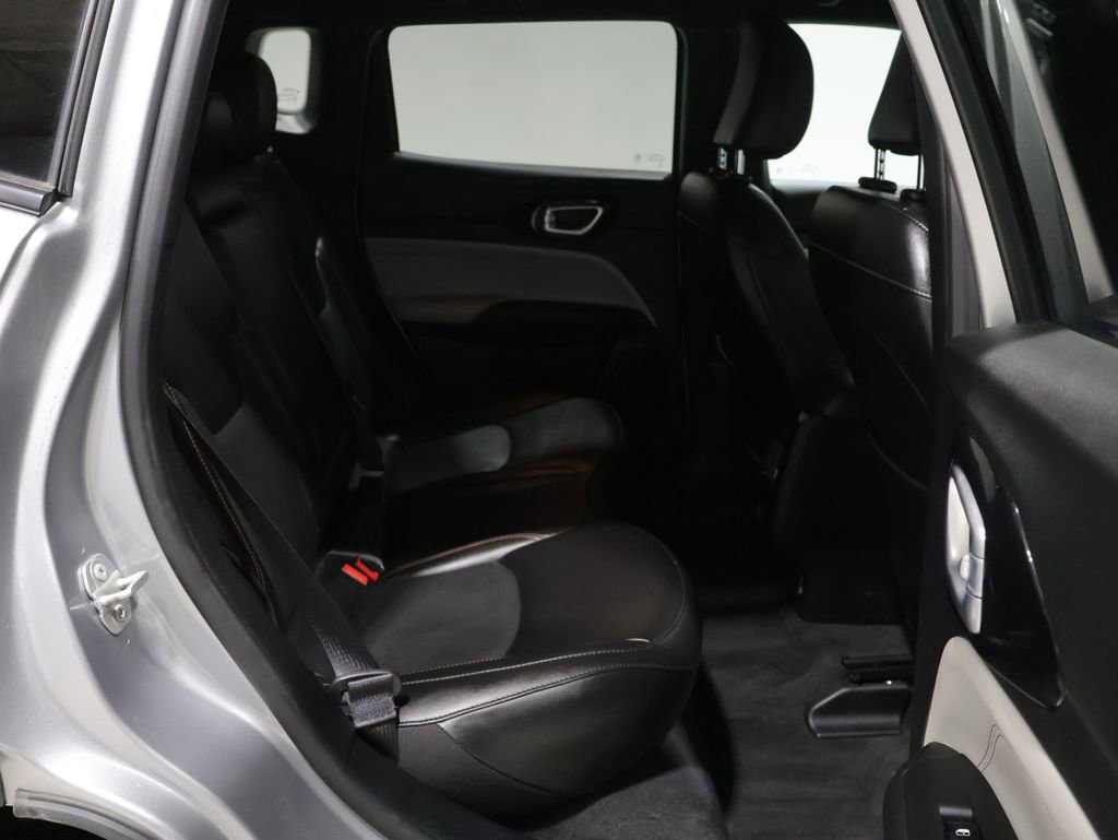 Used 2023 Jeep Compass Limited AWD/4WD image 21