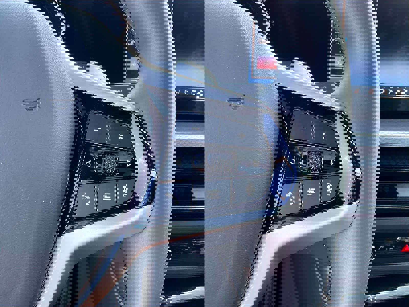 Certified 2025 BMW 330i xDrive Sedan w/ Convenience Package image 20