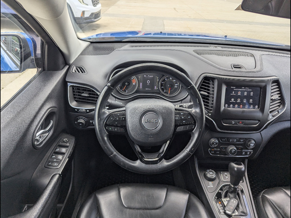 Used 2020 Jeep Cherokee Latitude Plus AWD/4WD image 3
