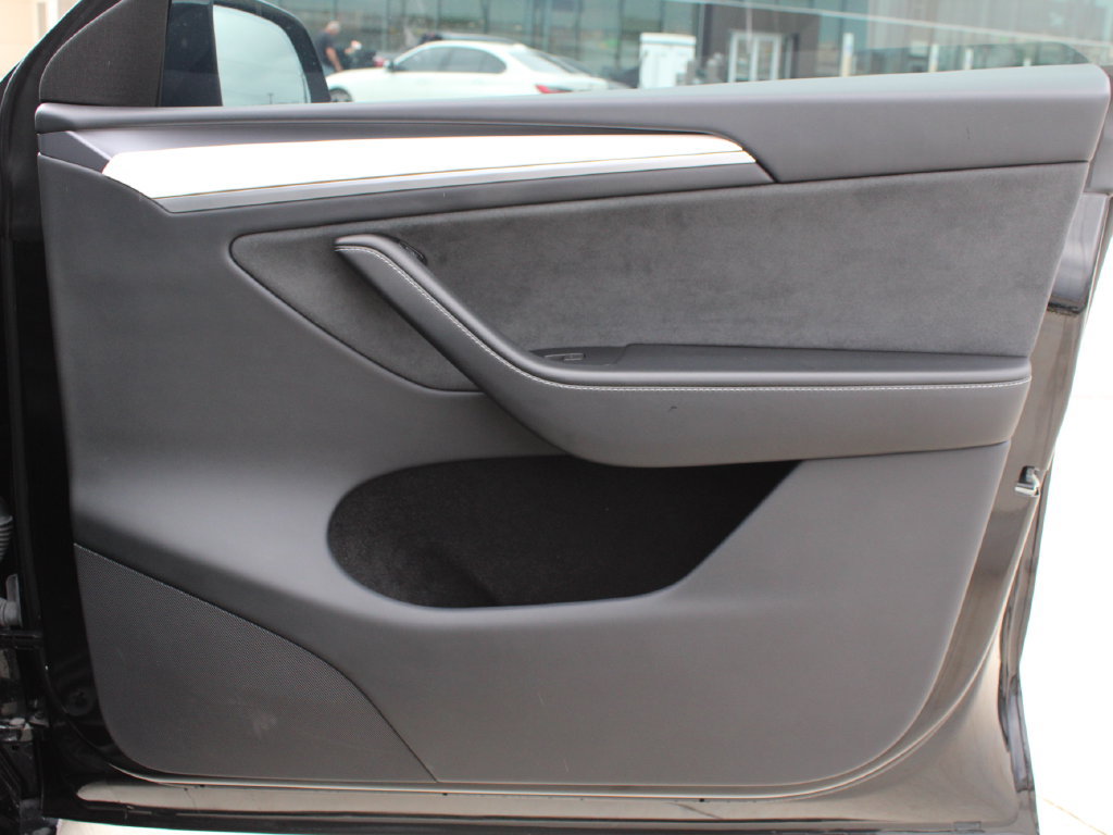 Used 2024 Tesla Model Y Performance AWD/4WD image 19