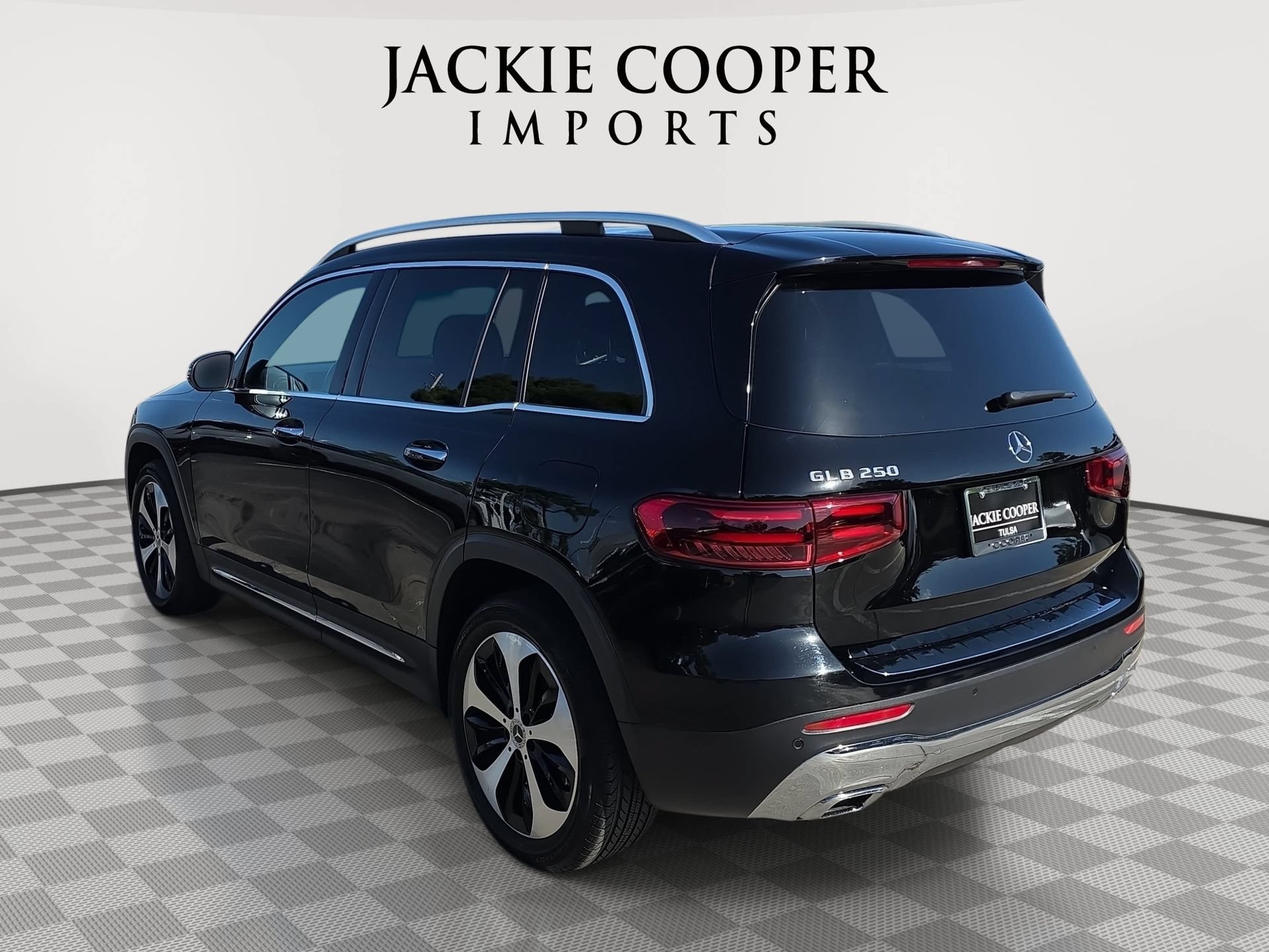 Used 2024 Mercedes-Benz GLB 250 image 7