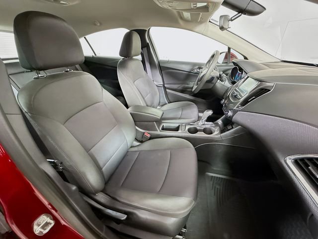 Used 2017 Chevrolet Cruze LT w/ Convenience Package image 28