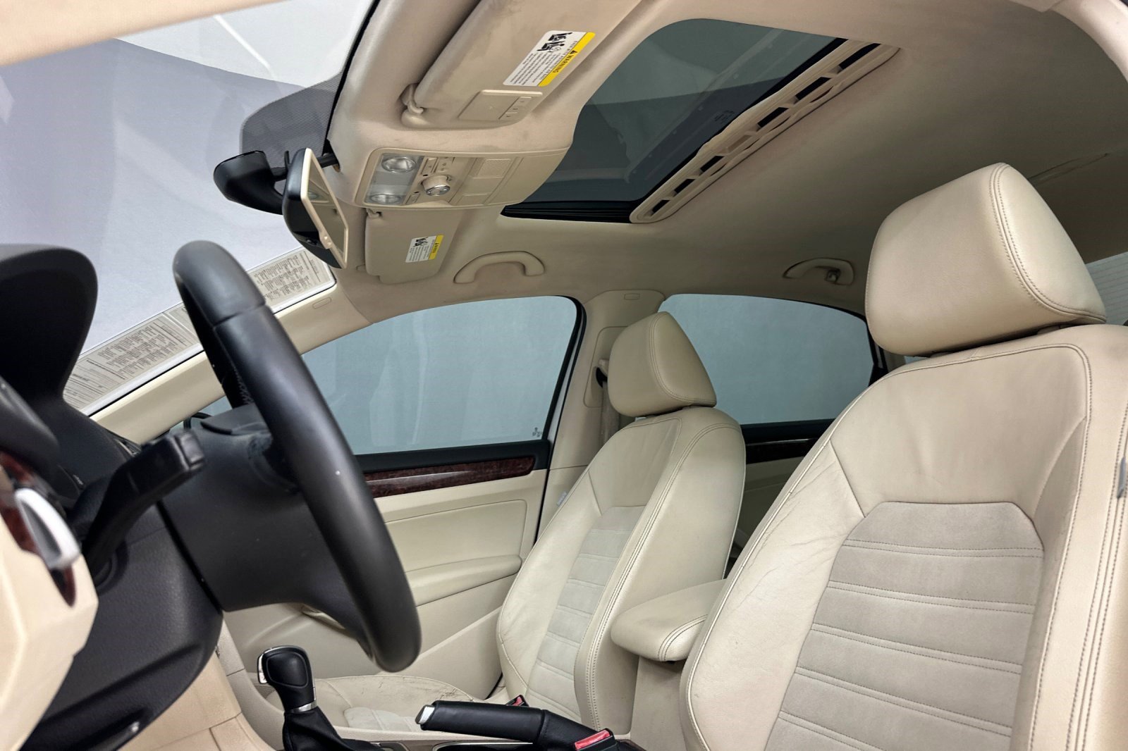 Used 2013 Volkswagen Passat TDI SEL Premium image 16