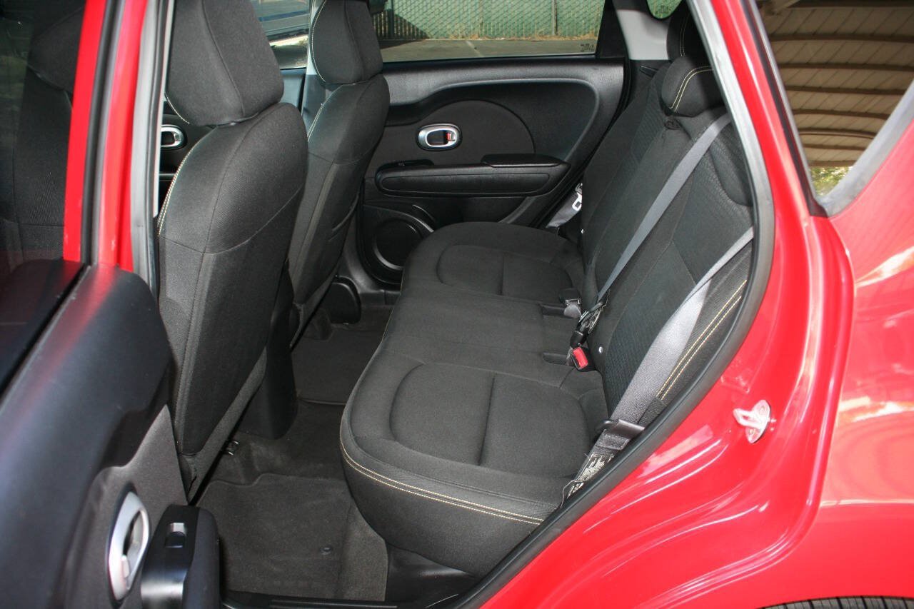 Used 2016 Kia Soul + FWD image 25