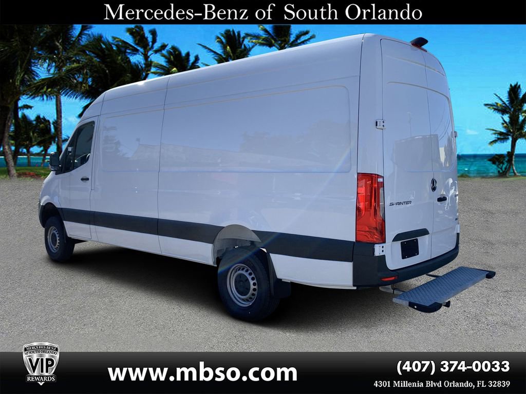 Used 2023 Mercedes-Benz Sprinter 2500 image 4