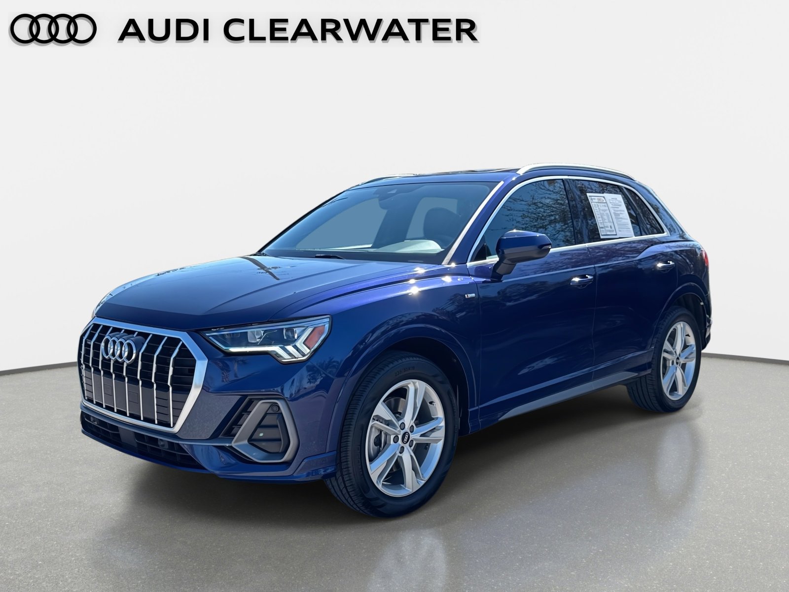 Used 2023 Audi Q3 2.0T Premium w/ Convenience Package image 2