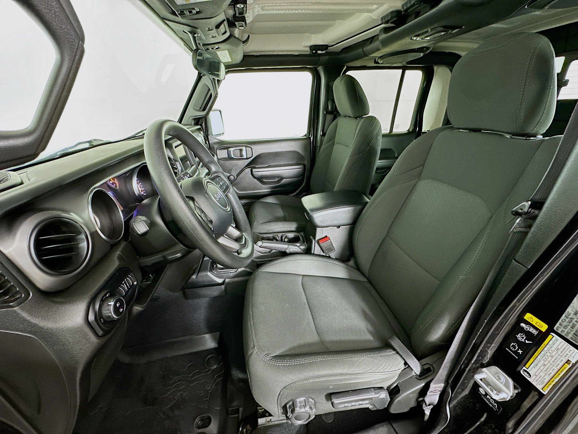 Used 2022 Jeep Gladiator Sport image 13