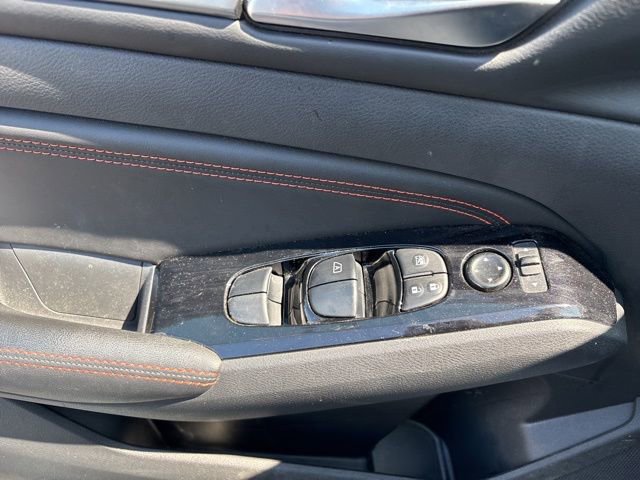 Used 2023 Nissan Altima 2.5 SR image 3