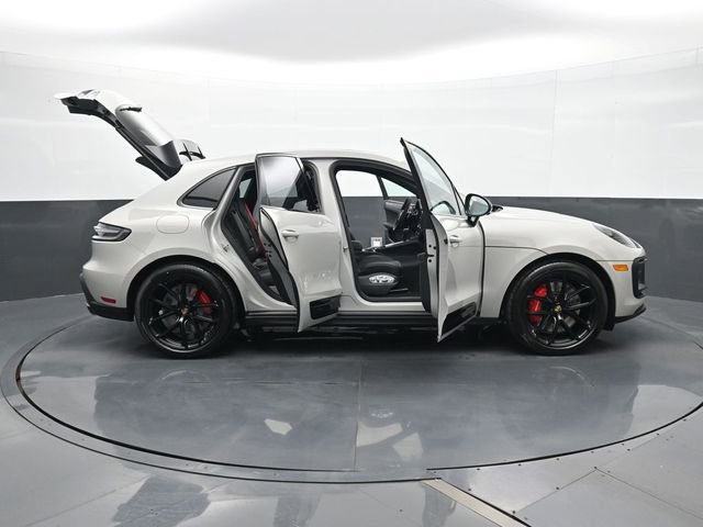 New 2026 Porsche Macan GTS AWD/4WD image 34