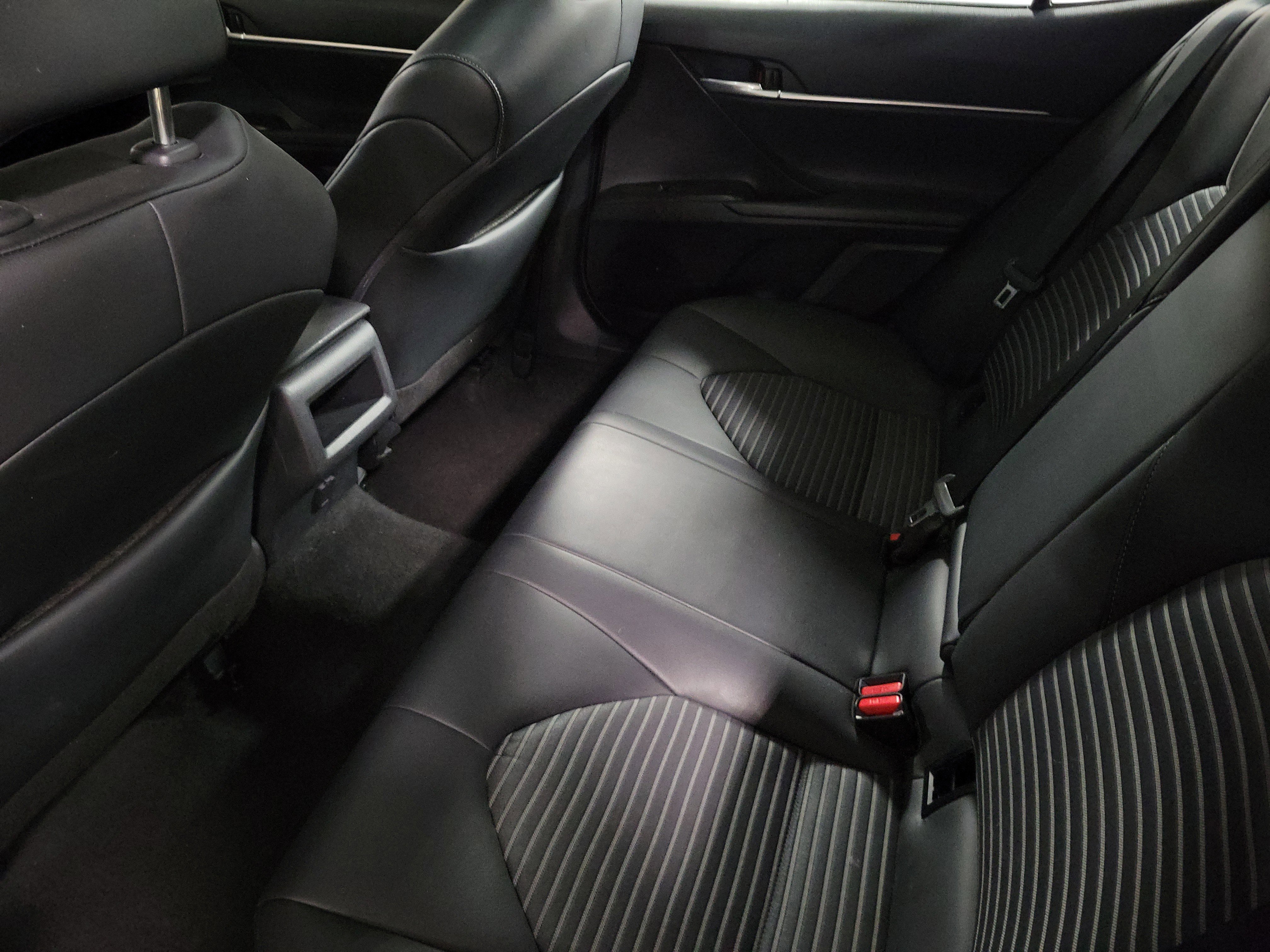 Used 2024 Toyota Camry SE FWD image 9
