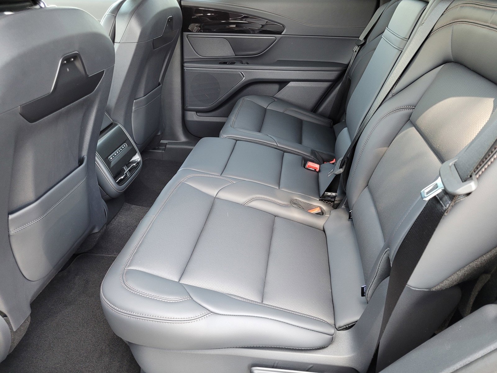 New 2025 Lincoln Nautilus Premier w/ Jet Appearance Package image 7