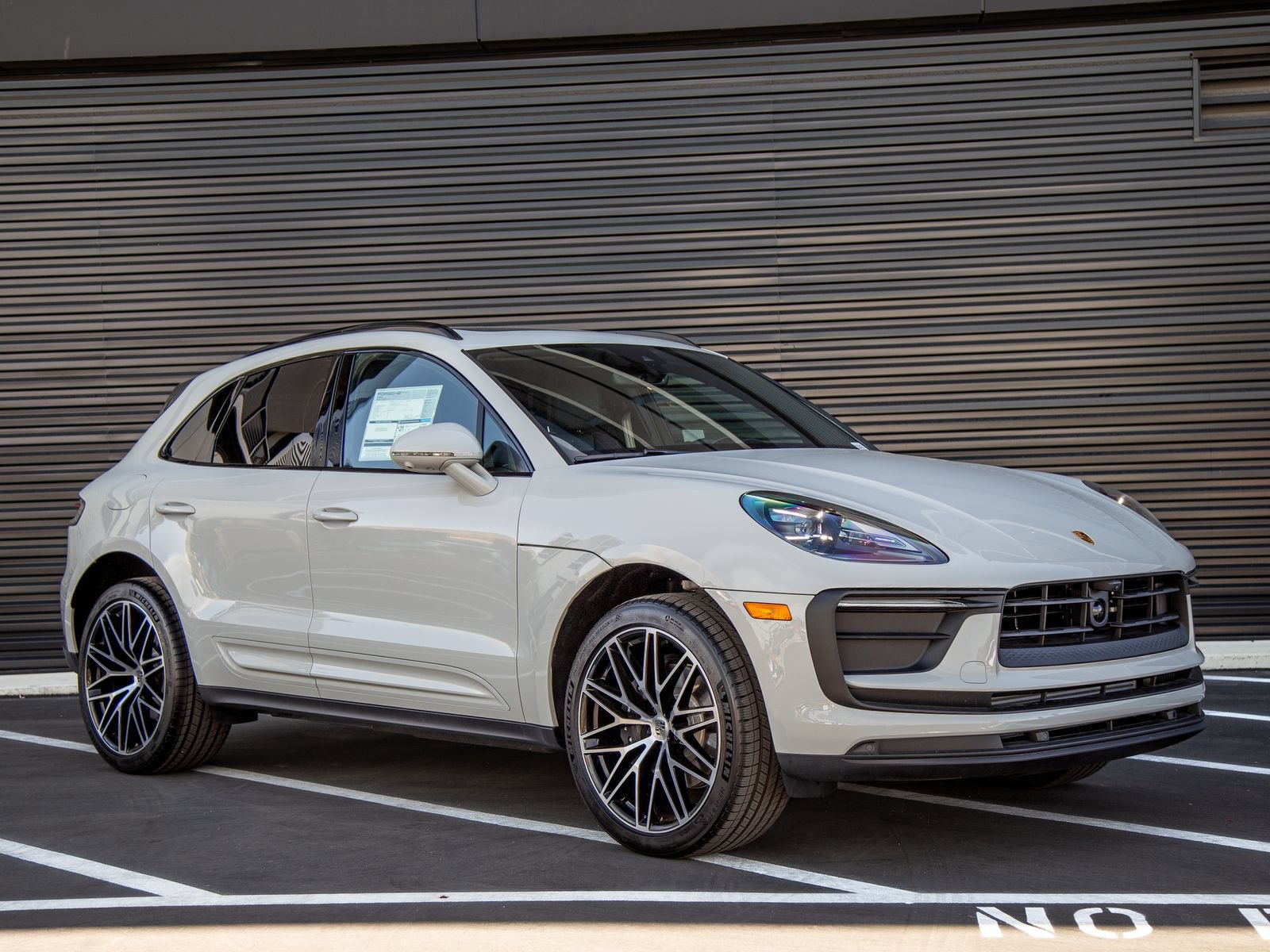 New 2026 Porsche Macan AWD/4WD image 9