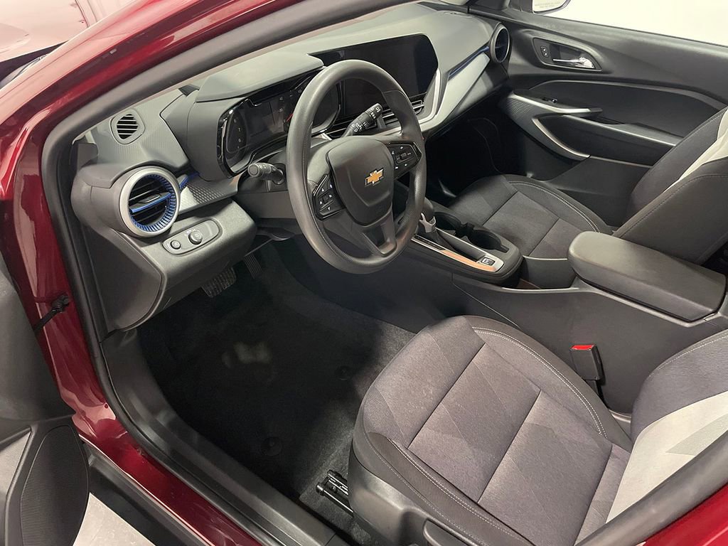 Used 2024 Chevrolet Trax LS w/ Driver Confidence Package image 3