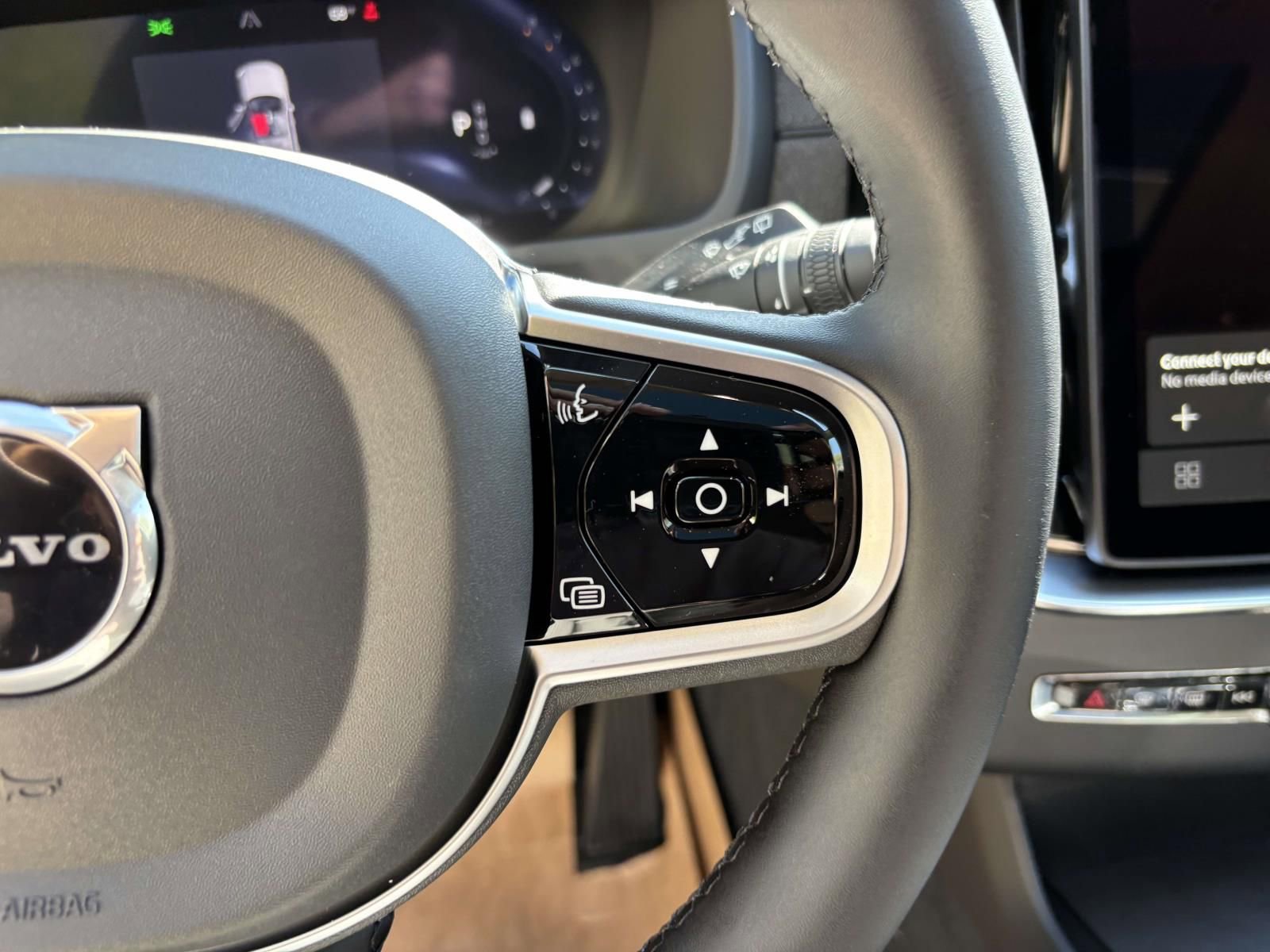 Used 2026 Volvo XC90 B6 Plus w/ Protection Package Premier AWD/4WD image 19