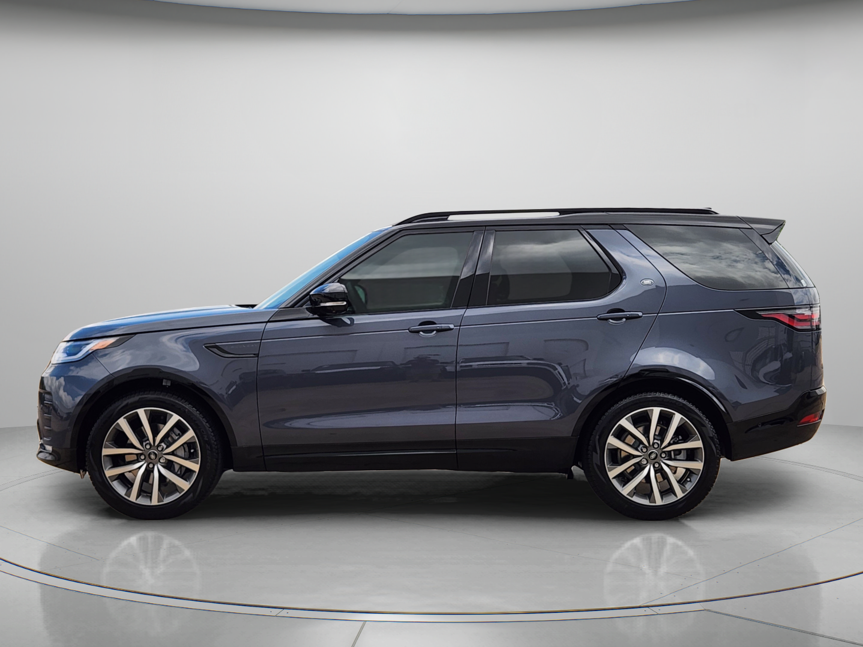 New 2026 Land Rover Discovery Dynamic SE AWD/4WD image 2