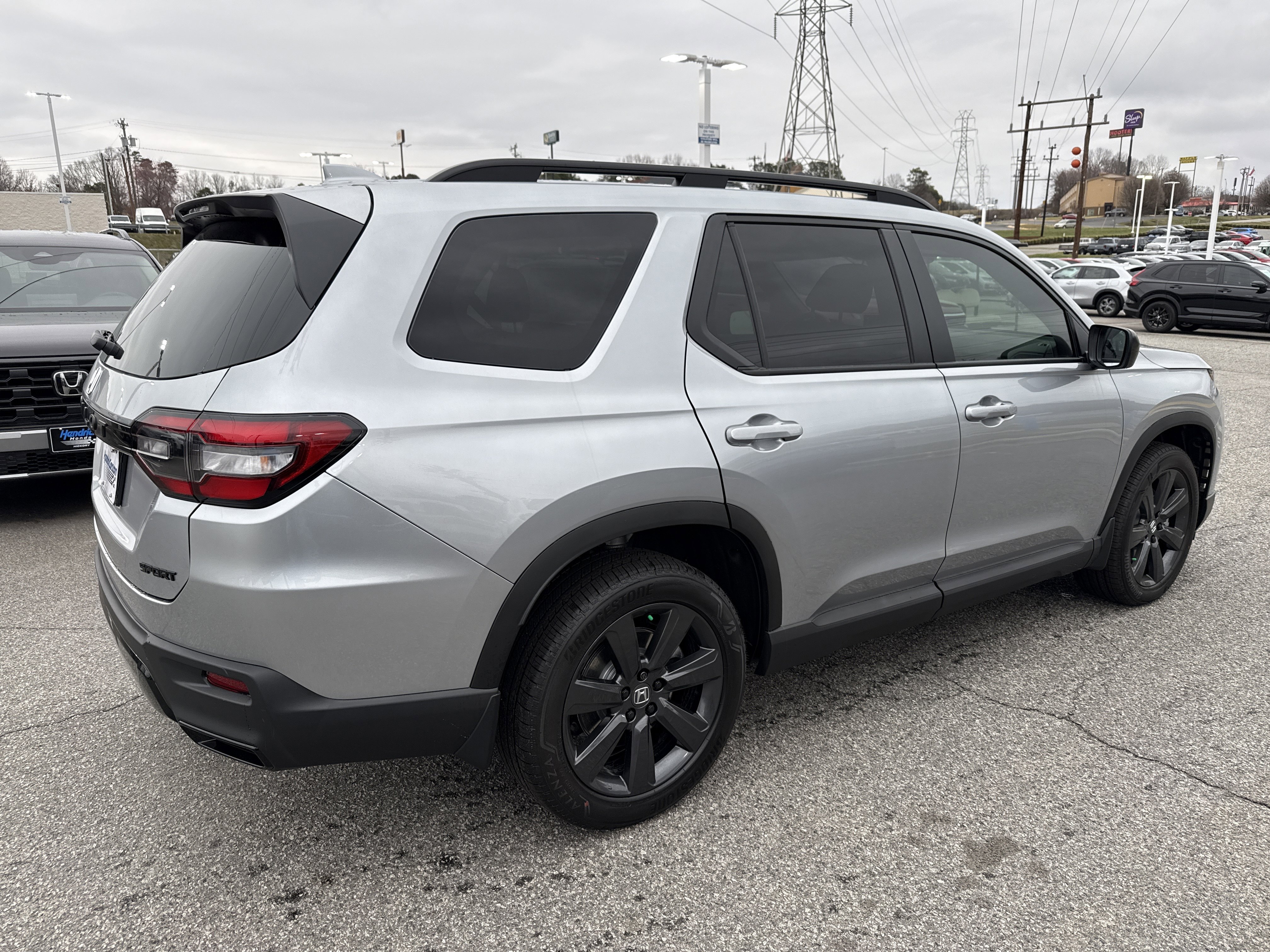 New 2026 Honda Pilot Sport image 9