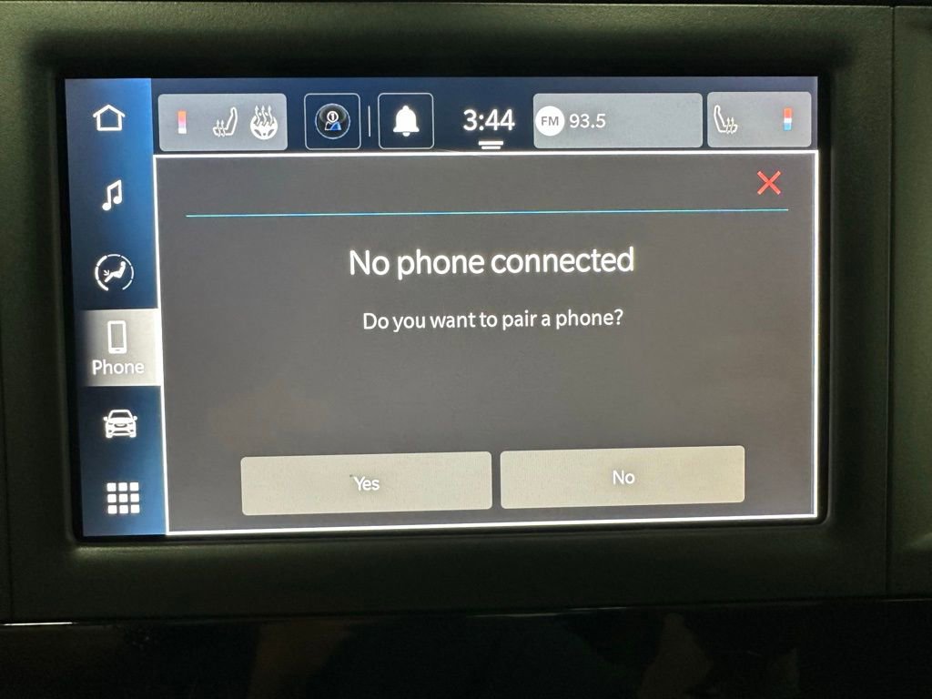 Used 2023 Chrysler Voyager LX image 29