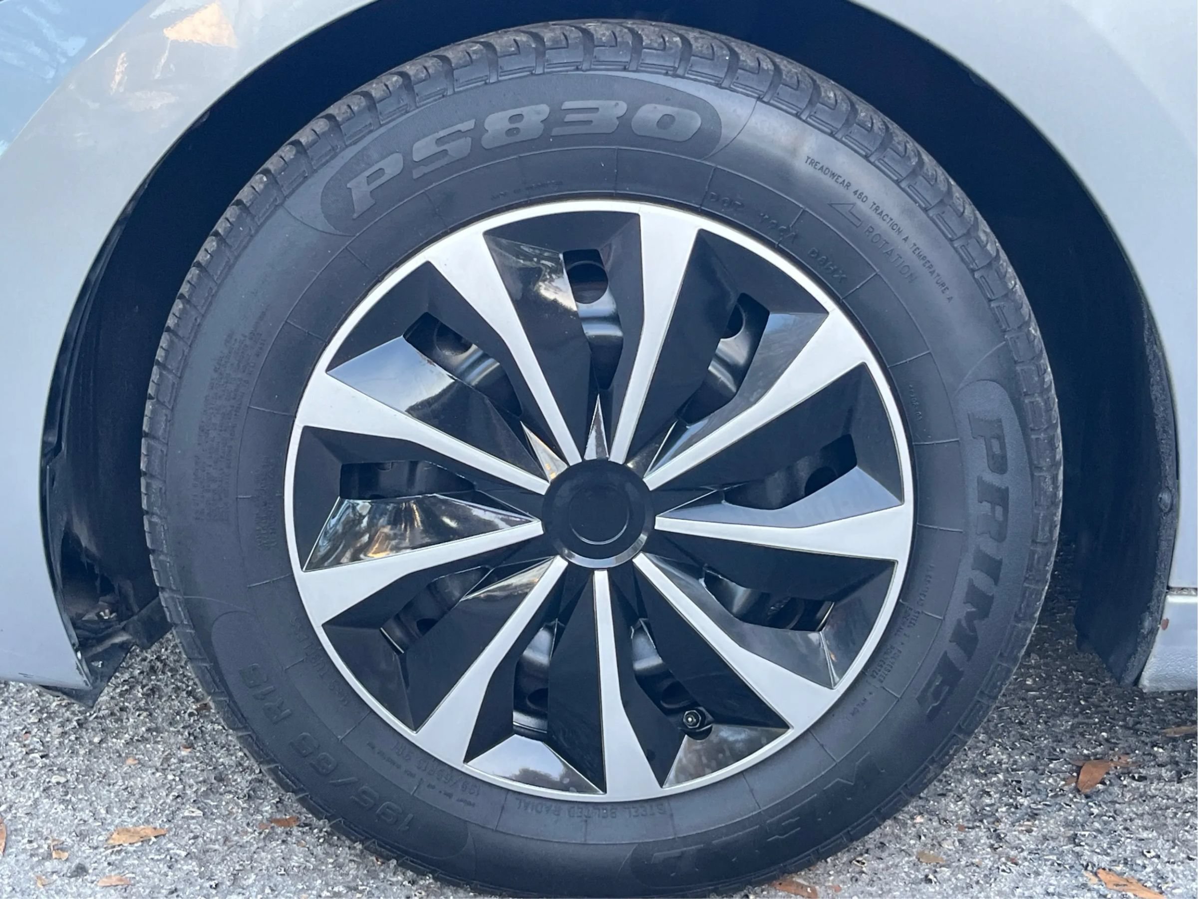 Used 2017 Hyundai Elantra SE FWD image 31