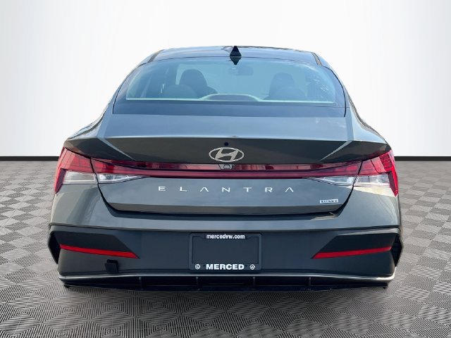 New 2026 Hyundai Elantra Hybrid FWD image 6