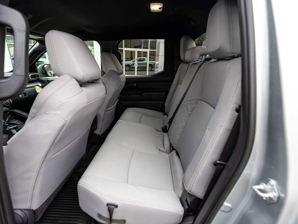 Used 2025 Toyota Tacoma SR5 AWD/4WD image 28