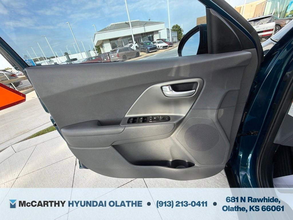 Used 2019 Kia Niro LX FWD image 29
