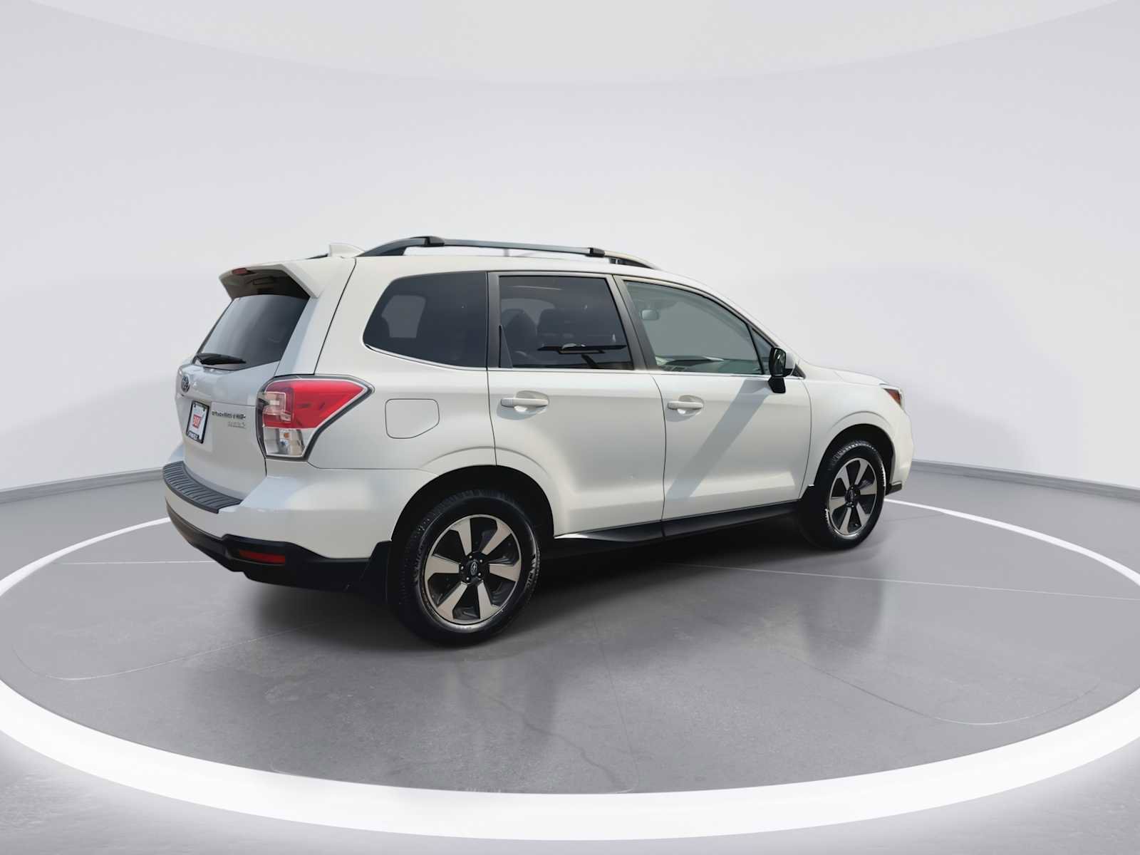 Used 2017 Subaru Forester 2.5i Limited AWD/4WD image 8