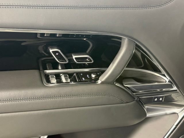 Used 2024 Land Rover Range Rover Long Wheelbase SE AWD/4WD image 10
