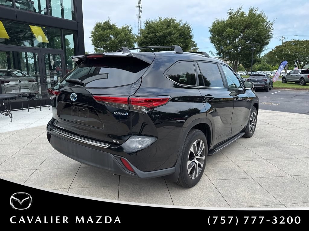 Used 2023 Toyota Highlander XLE AWD/4WD image 6