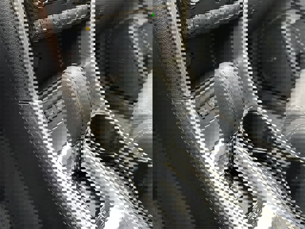 Used 2022 Subaru Ascent Limited w/ Technology Package image 18