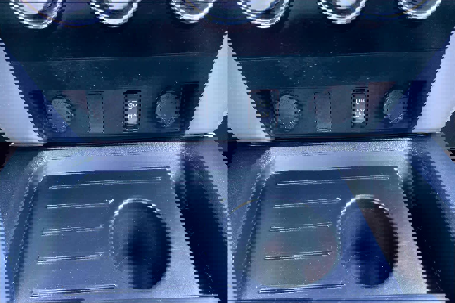 Used 2019 Toyota Tundra SR5 w/ SR5 Upgrade Package AWD/4WD image 34