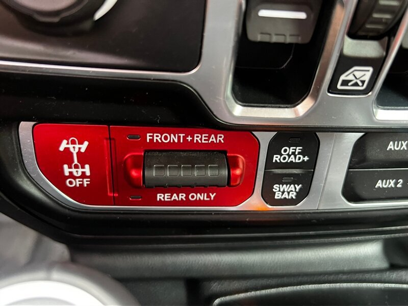 Used 2020 Jeep Gladiator Rubicon AWD/4WD image 41