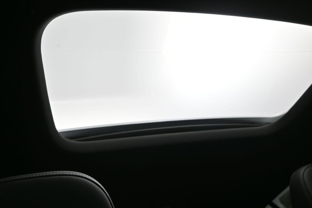 New 2026 Chevrolet Trax RS w/ Sunroof Package FWD image 25