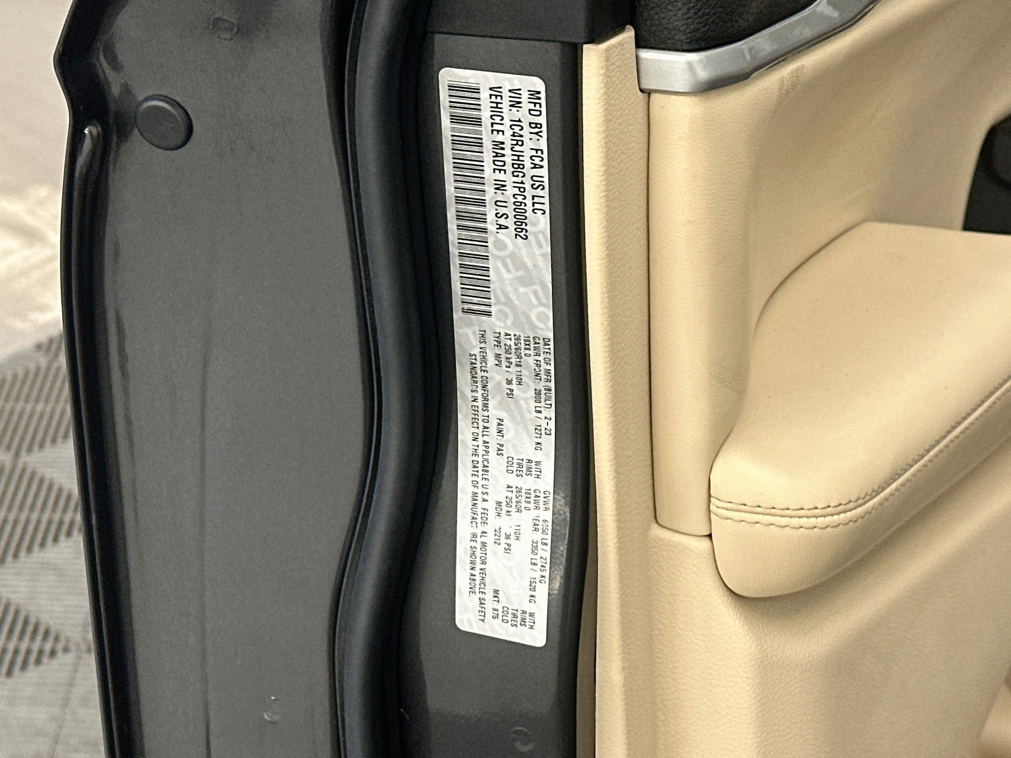 Used 2023 Jeep Grand Cherokee Limited AWD/4WD image 12