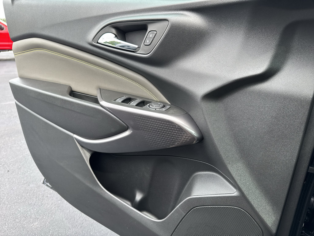 New 2026 Chevrolet Trax ACTIV w/ Sunroof Package FWD image 20