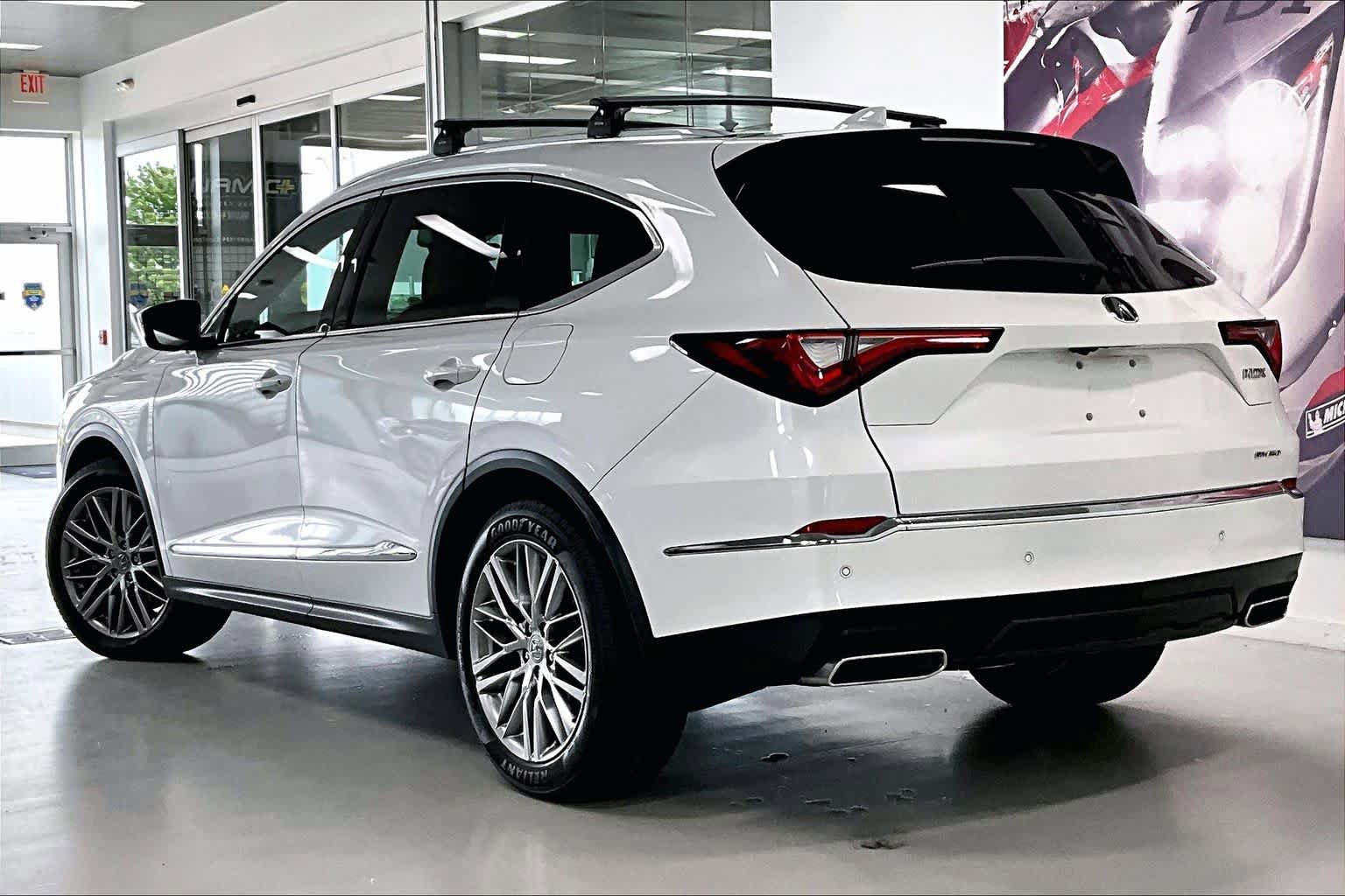 Used 2022 Acura MDX SH-AWD w/ Advance Package image 4