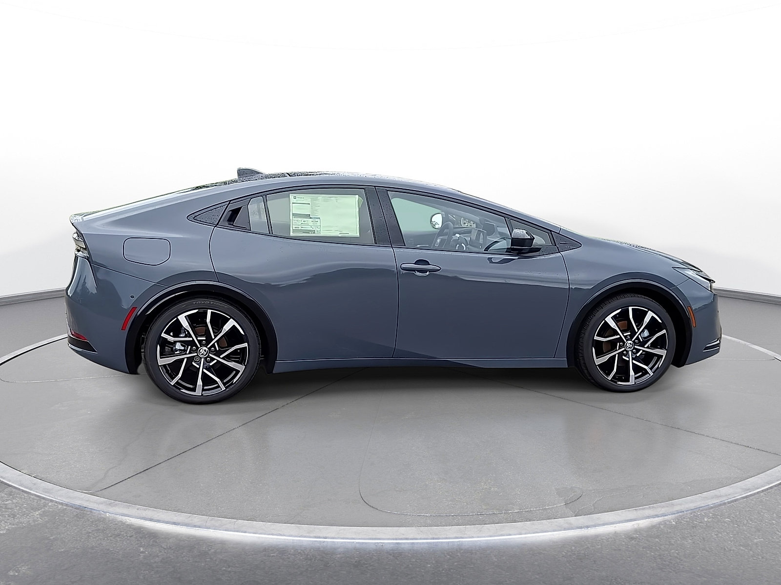New 2026 Toyota Prius Plug-In Hybrid FWD image 9