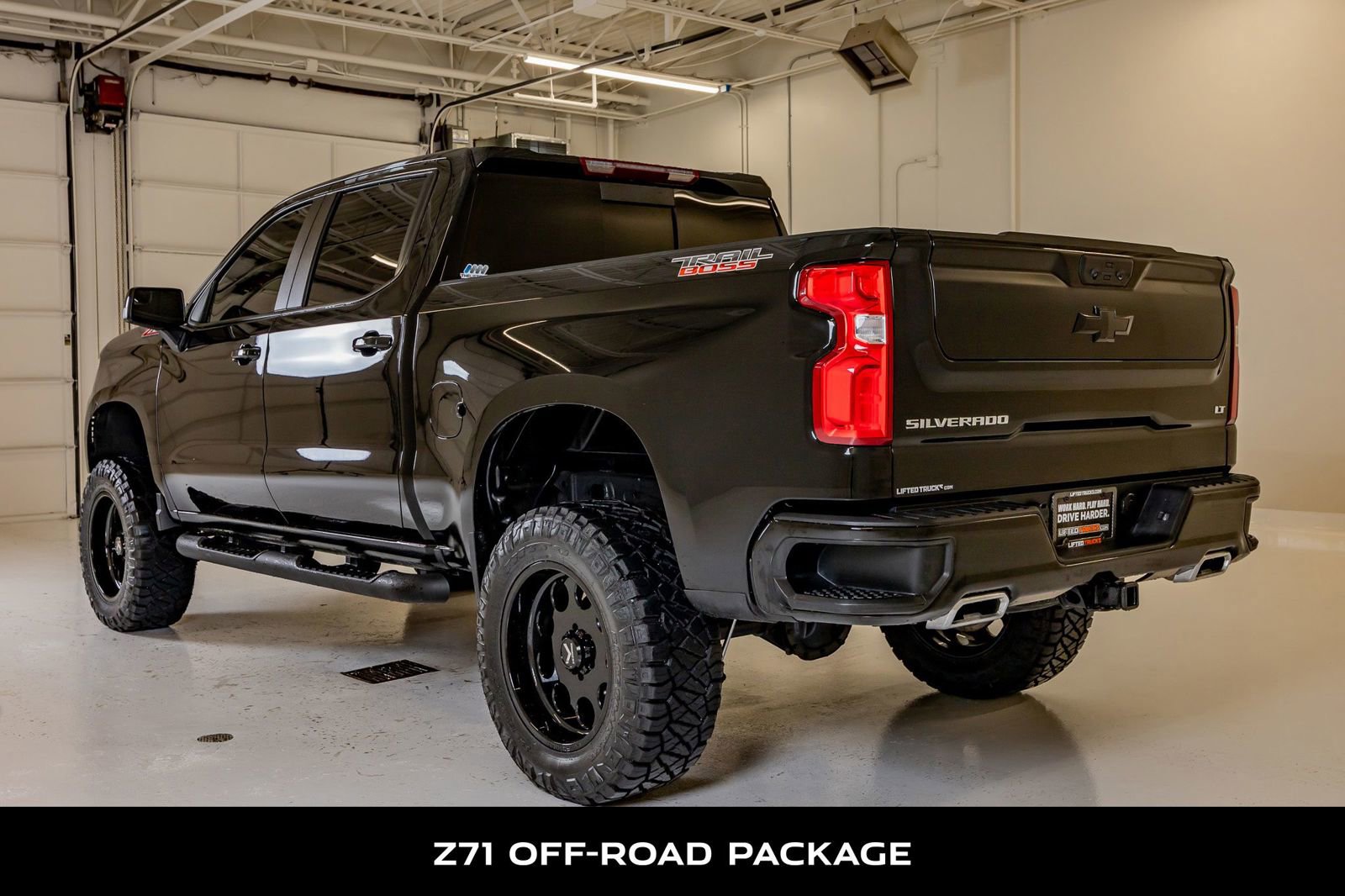 Used 2025 Chevrolet Silverado 1500 LT Trail Boss w/ Convenience Package II AWD/4WD image 7