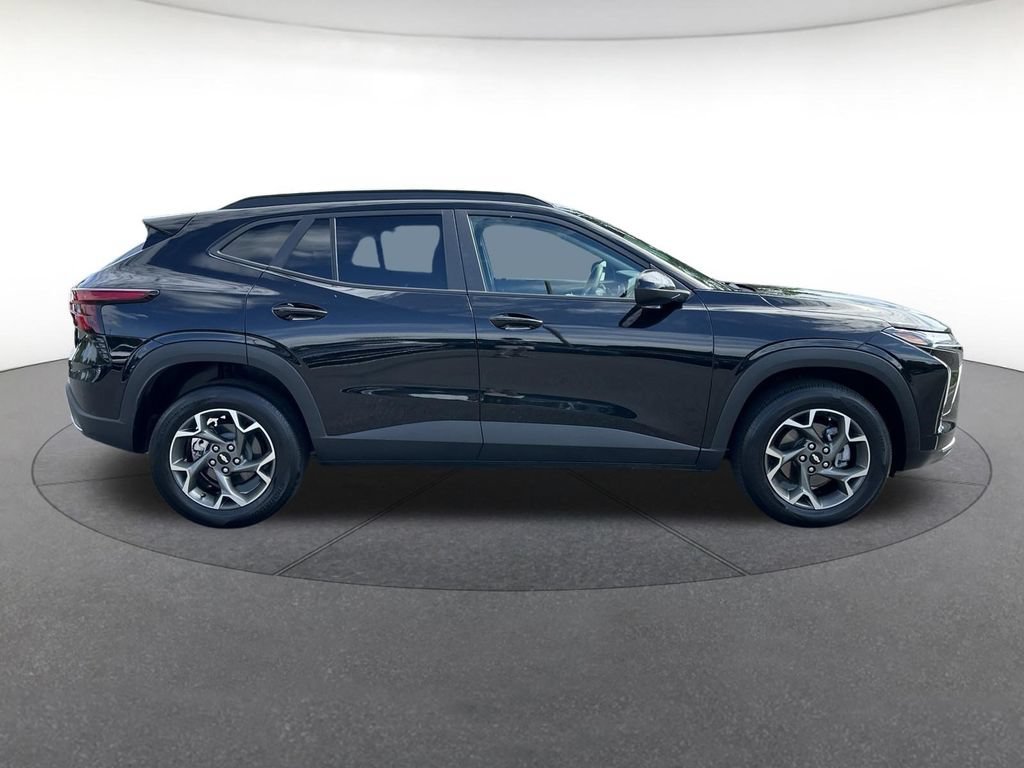 Used 2024 Chevrolet Trax LT FWD image 7