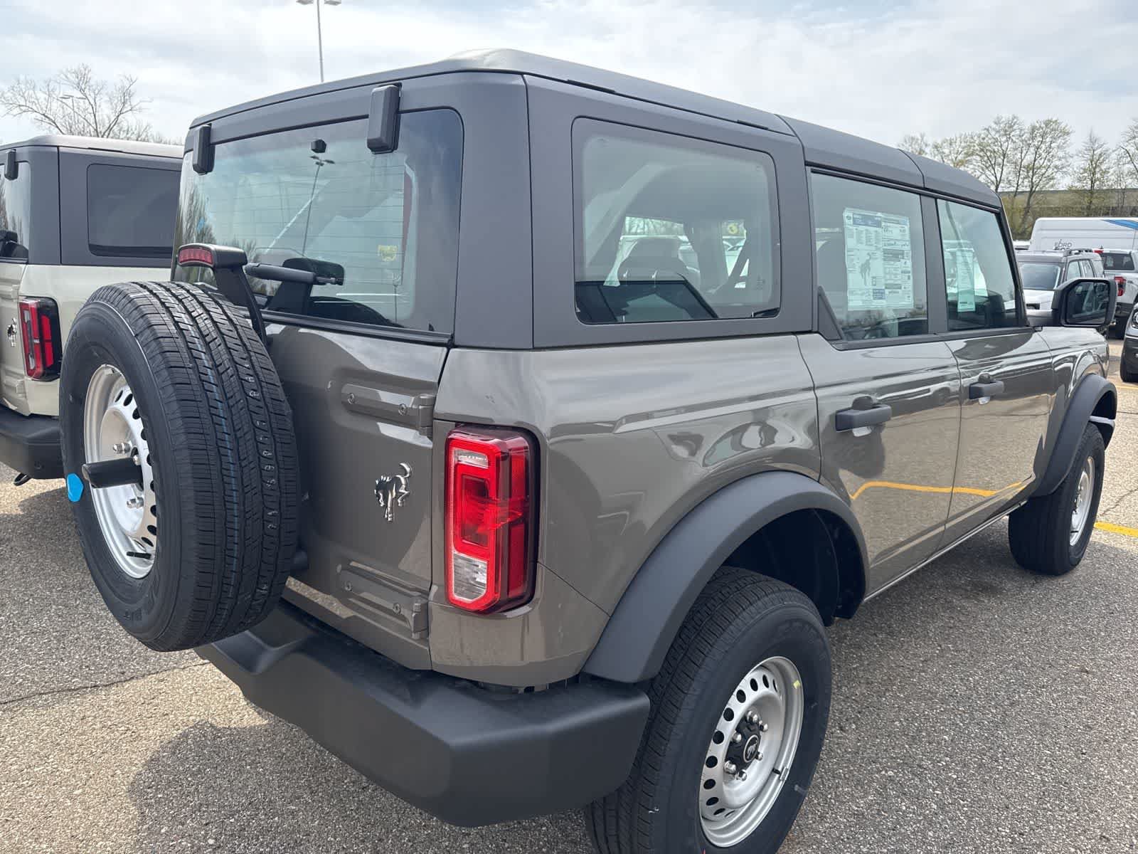 New 2026 Ford Bronco 4-Door AWD/4WD image 9