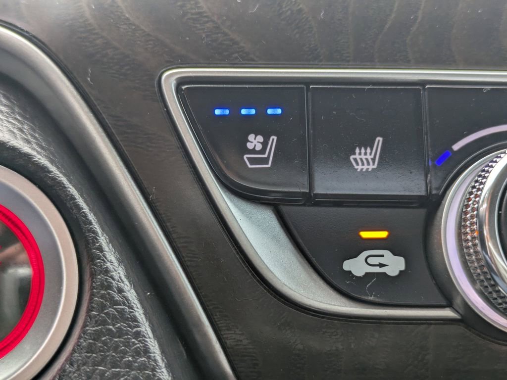 Used 2018 Honda Accord Touring image 23