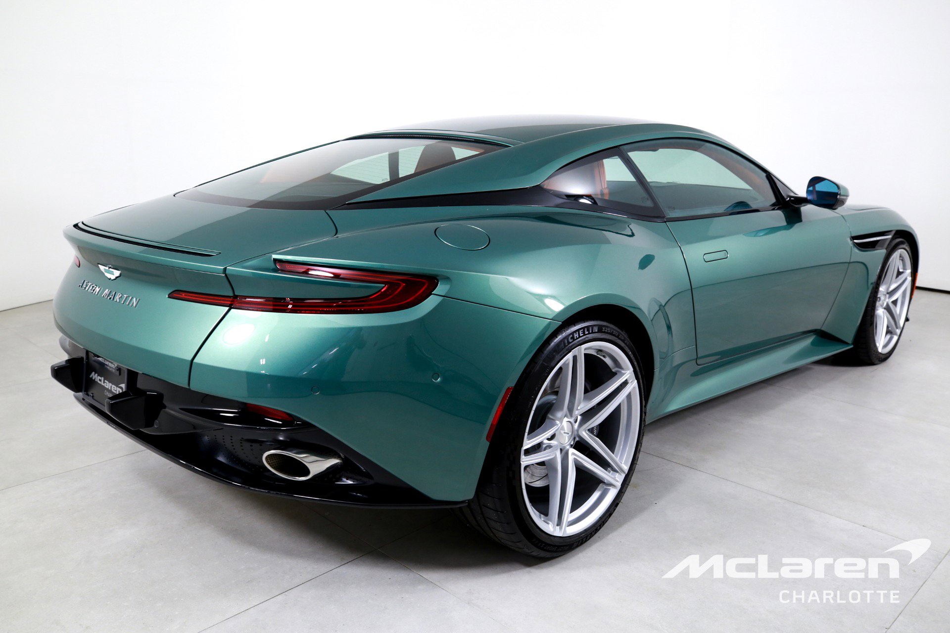 Used 2024 Aston Martin DB12 V8 image 8