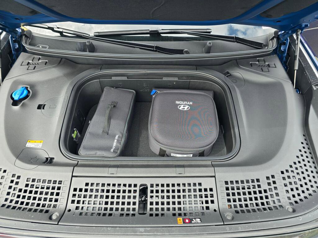 New 2026 Hyundai Ioniq 9 S image 17