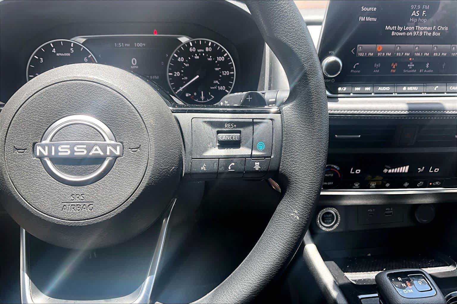 Certified 2023 Nissan Rogue SV FWD image 25
