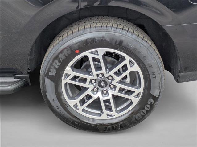 New 2026 Ford Expedition Active image 10
