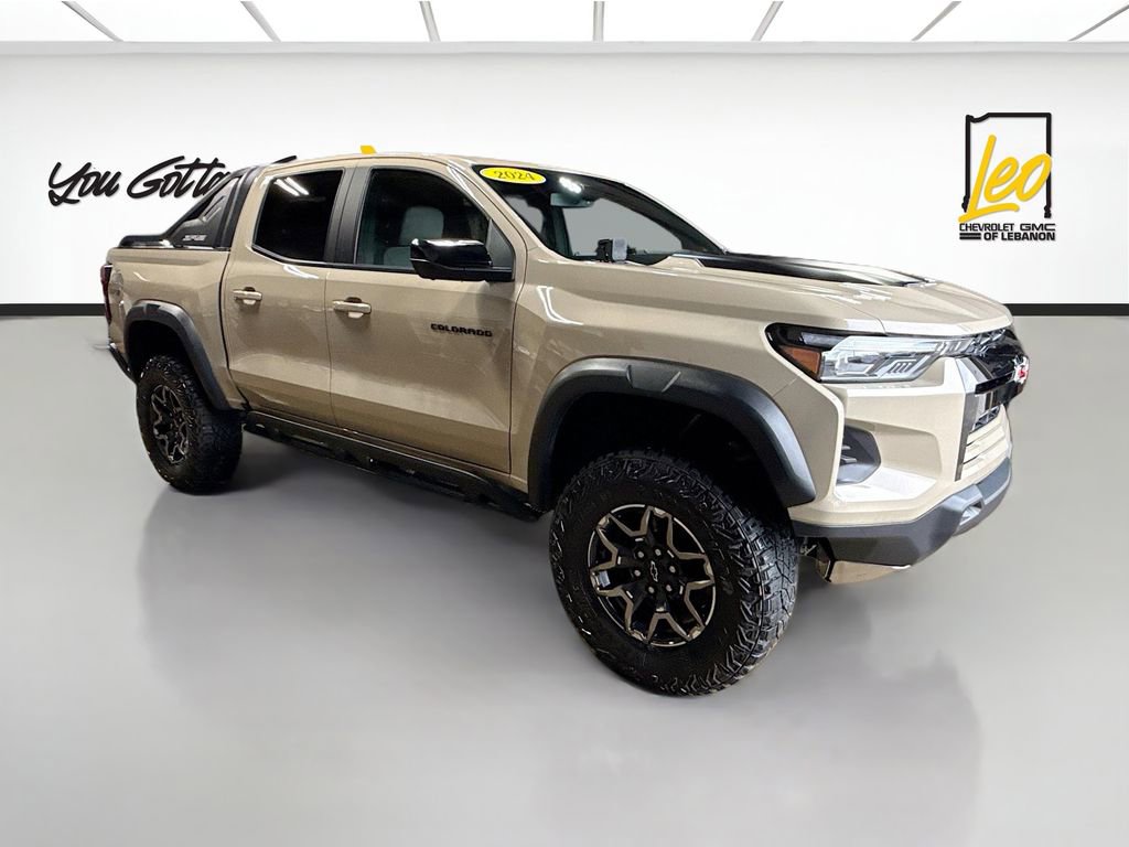 Used 2024 Chevrolet Colorado ZR2 w/ Technology Package AWD/4WD image 3