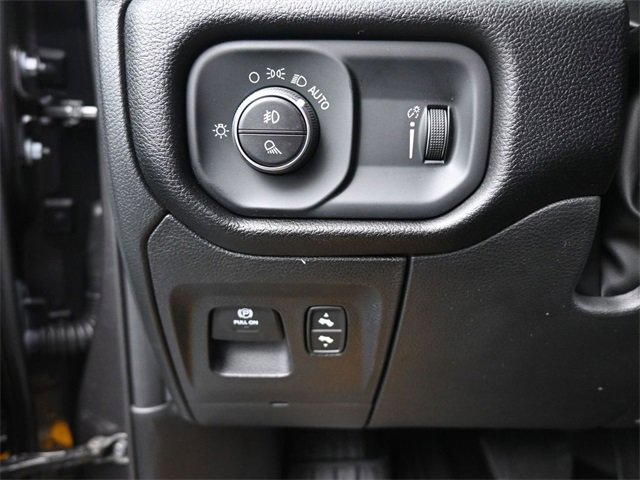 New 2026 RAM 1500 4x4 Crew Cab image 33