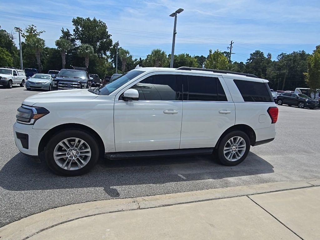 Used 2024 Ford Expedition XLT RWD image 5