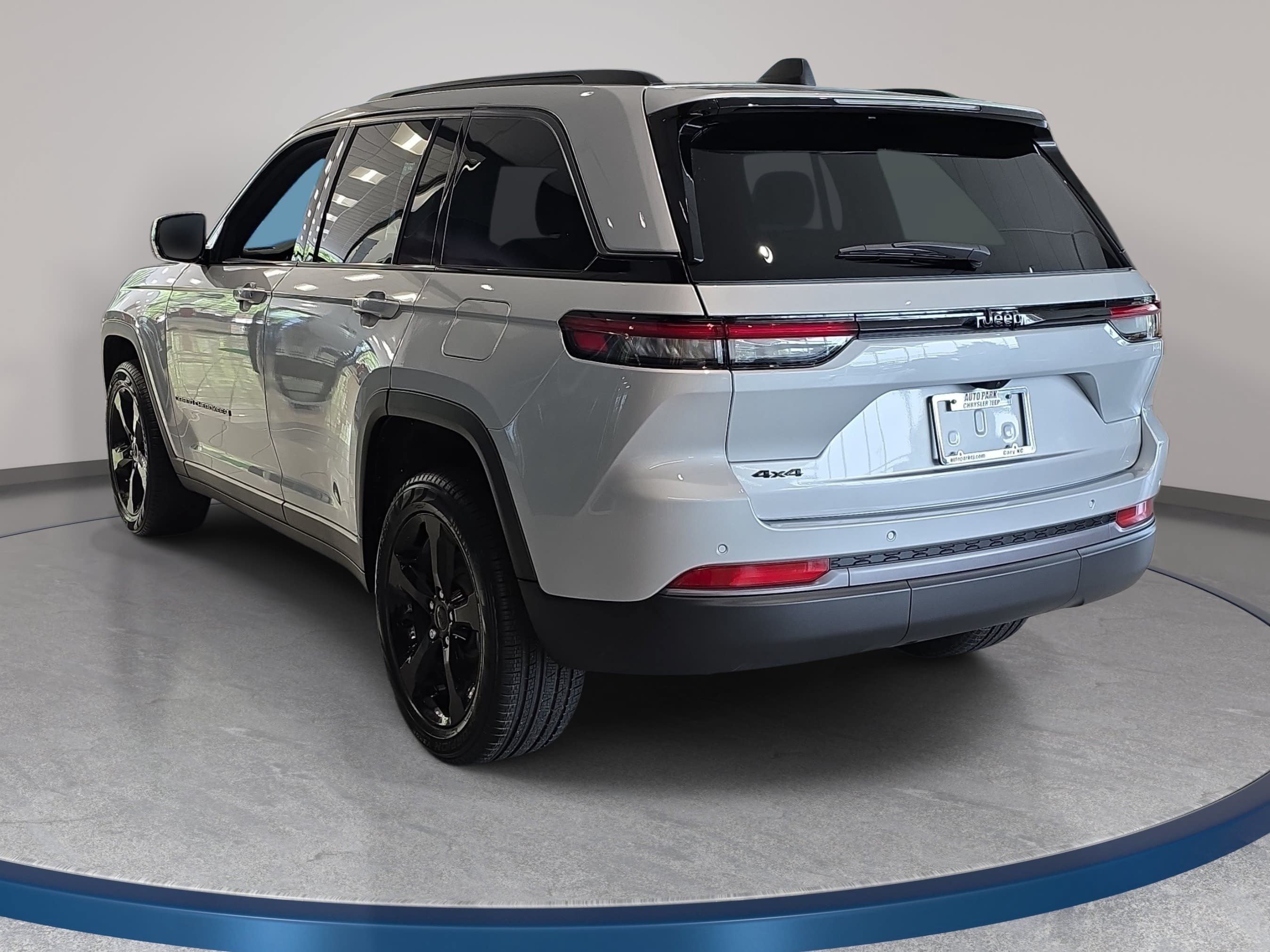 New 2026 Jeep Grand Cherokee Limited w/ Limited Altitude Package AWD/4WD image 7