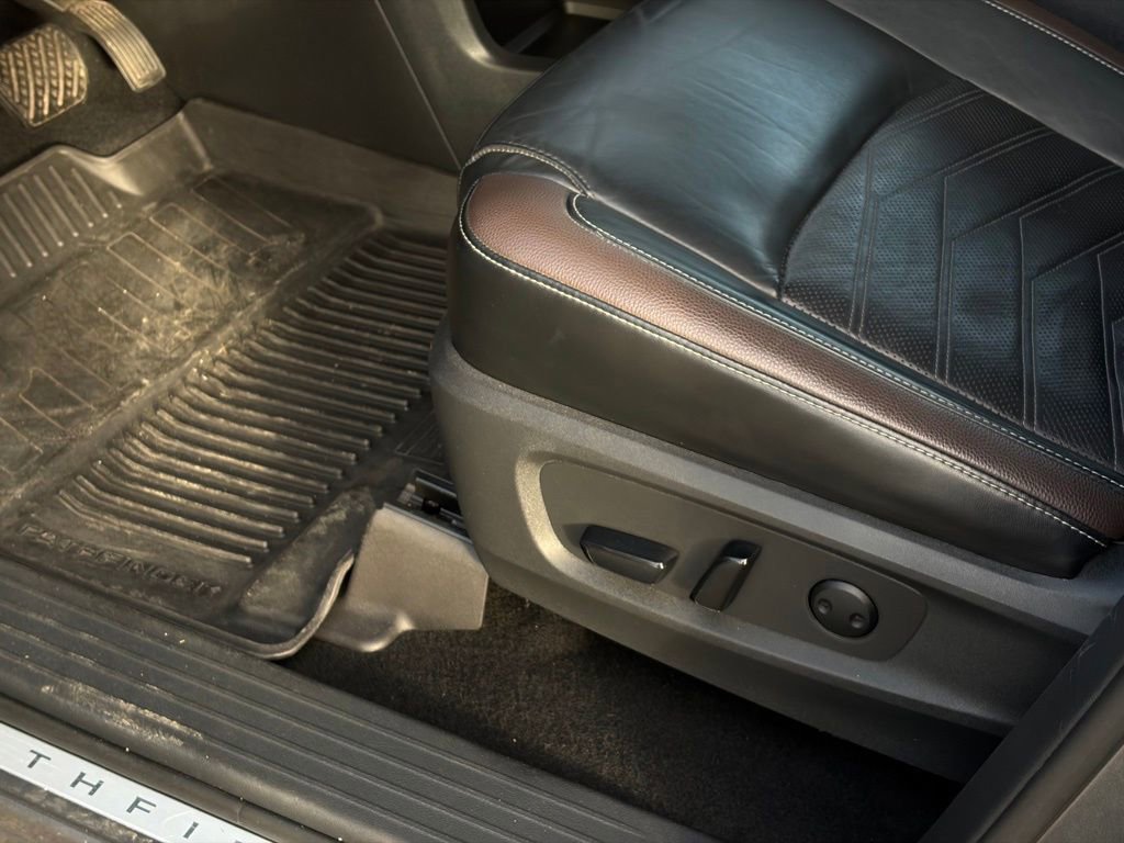 Certified 2022 Nissan Pathfinder Platinum w/ Cargo Package image 14