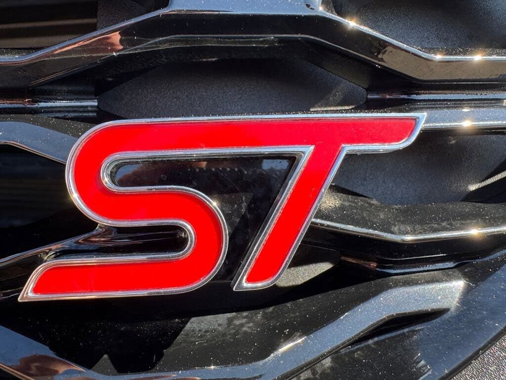 Used 2021 Ford Explorer ST w/ ST Street Pack image 12